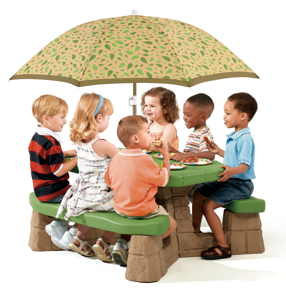 Step2 Naturally Playful Picnic Table with Umbrella- Green