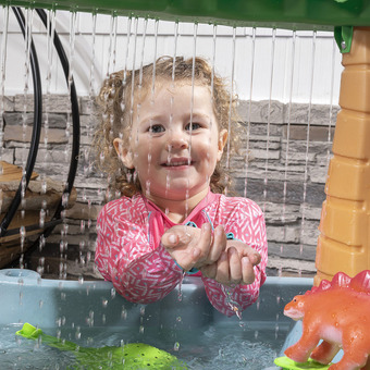 Step2 Dino Showers Water Table