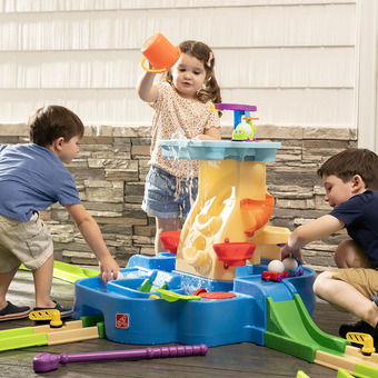 Step2 Putt & Splash Centre