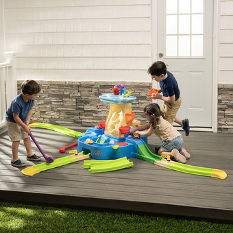 Step2 Putt & Splash Centre